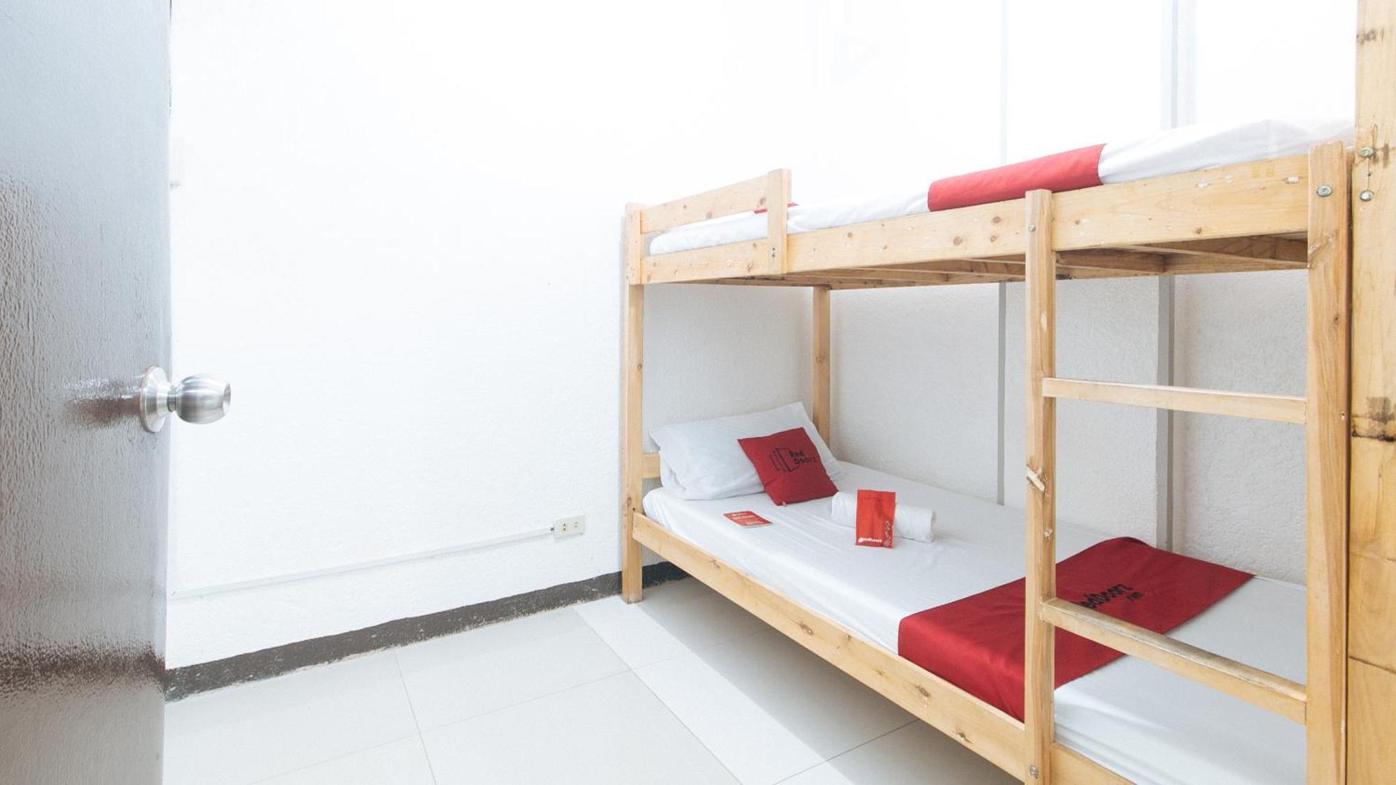 Reddoorz Plus Near Tambo Paranaque Paranaque City Exterior photo