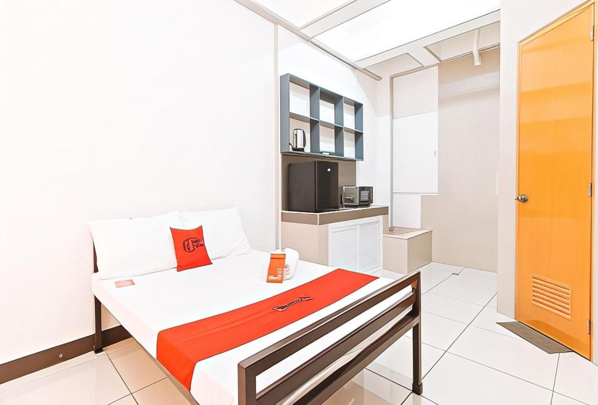 Reddoorz Plus Near Tambo Paranaque Paranaque City Exterior photo